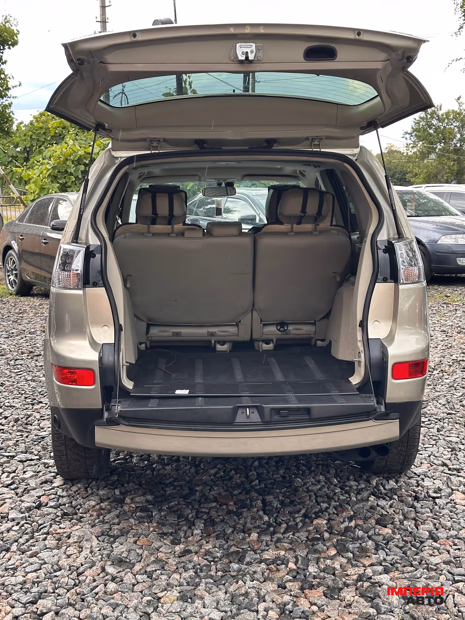 Mitsubishi Outlander - фото 16