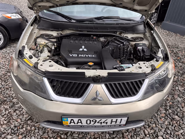 Mitsubishi Outlander - фото 3