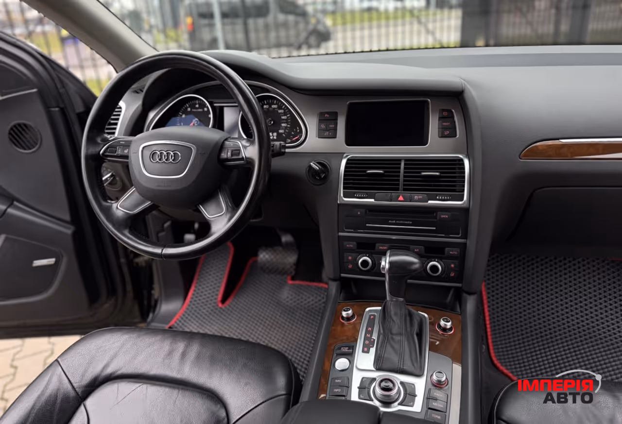 Audi Q7 - фото 28