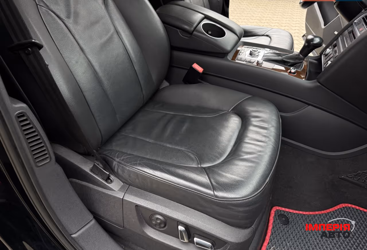 Audi Q7 - фото 25