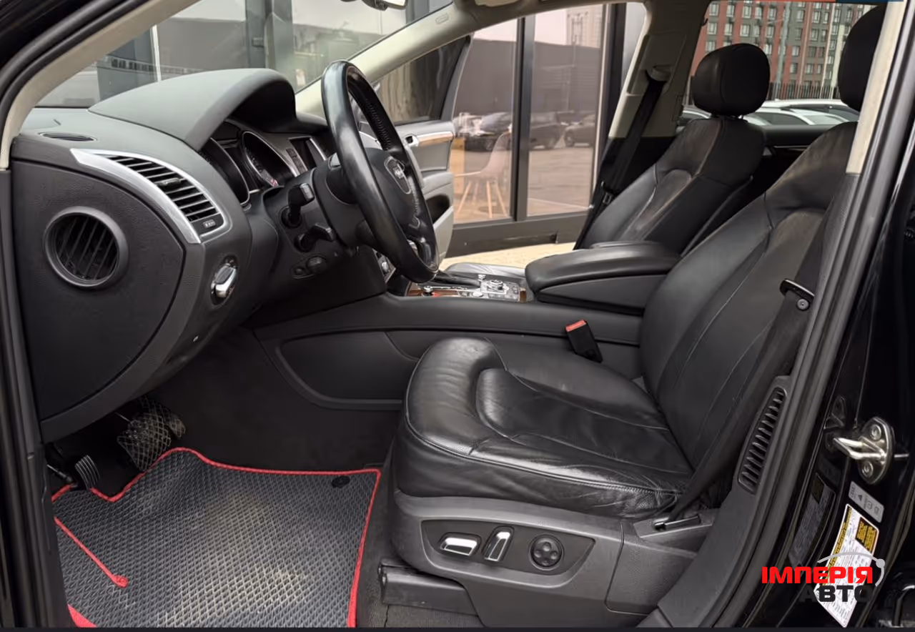 Audi Q7 - фото 18
