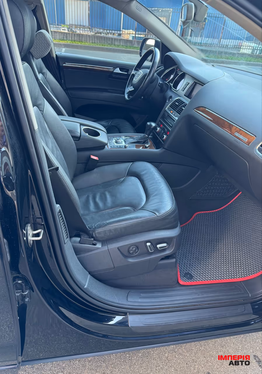 Audi Q7 - фото 9