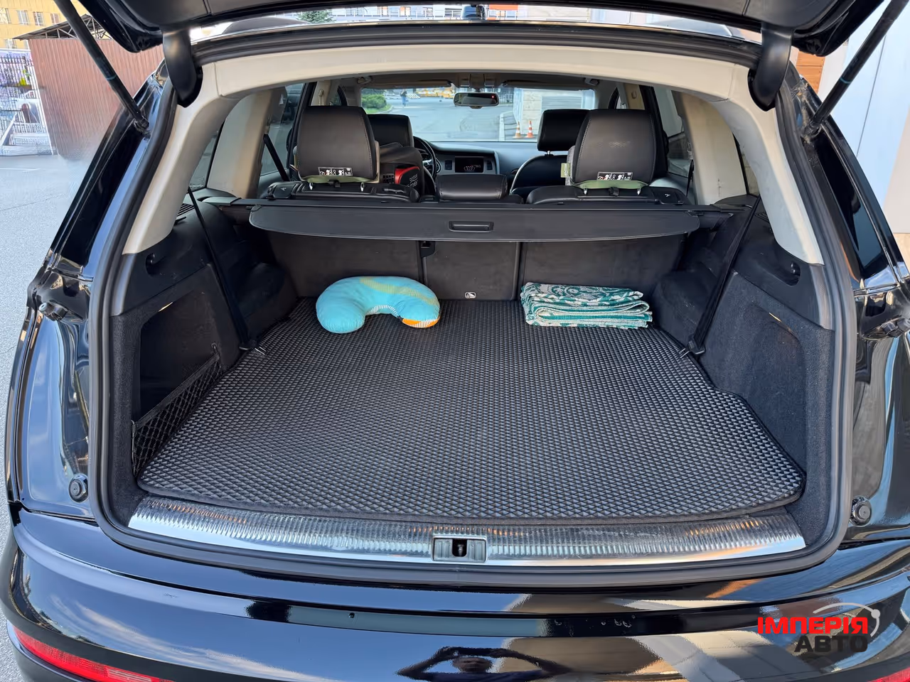 Audi Q7 - фото 8