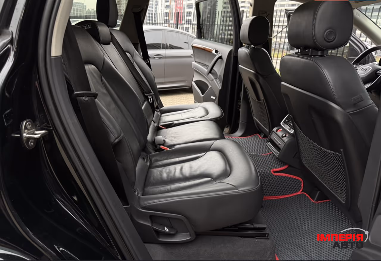 Audi Q7 - фото 22