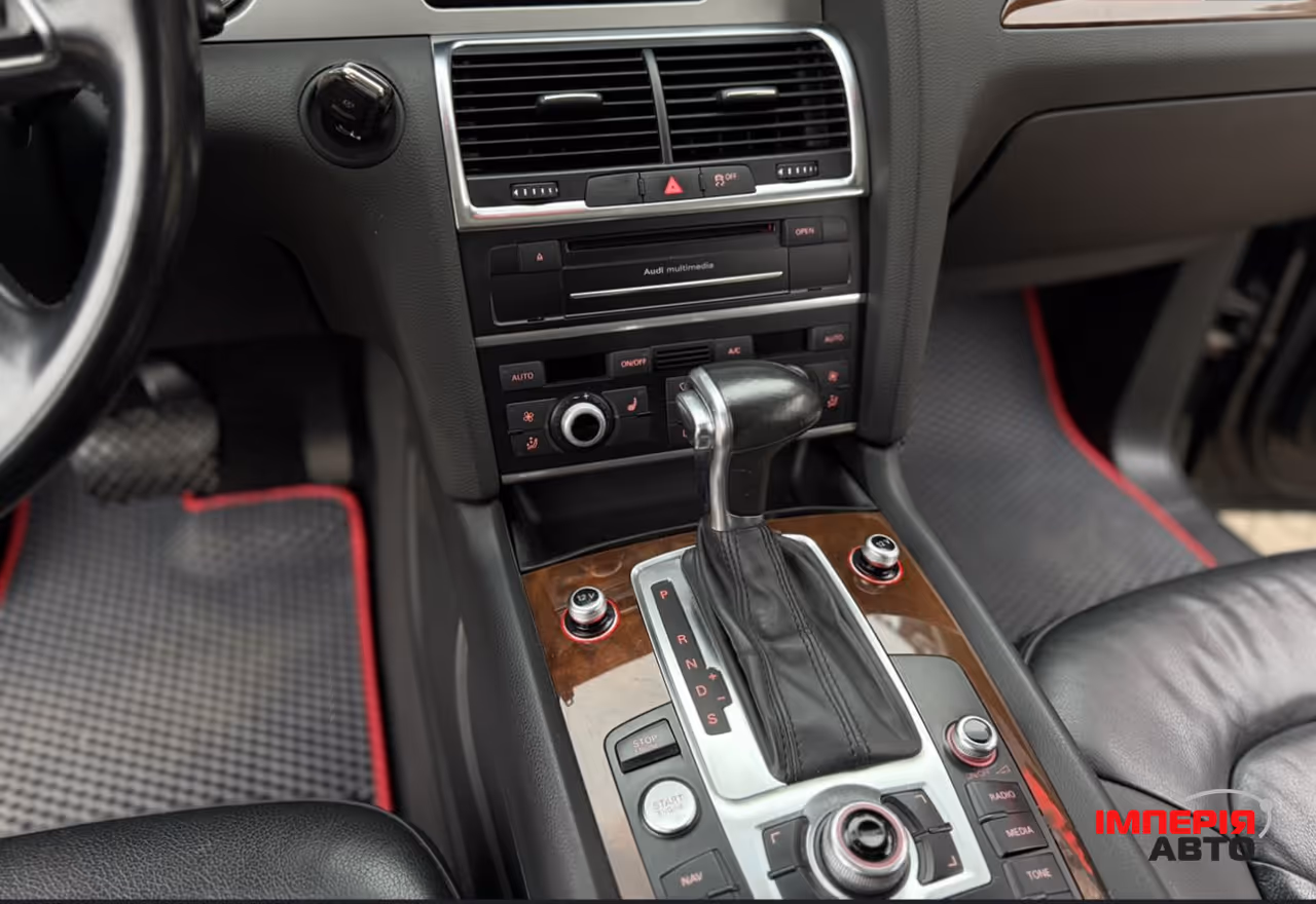 Audi Q7 - фото 31