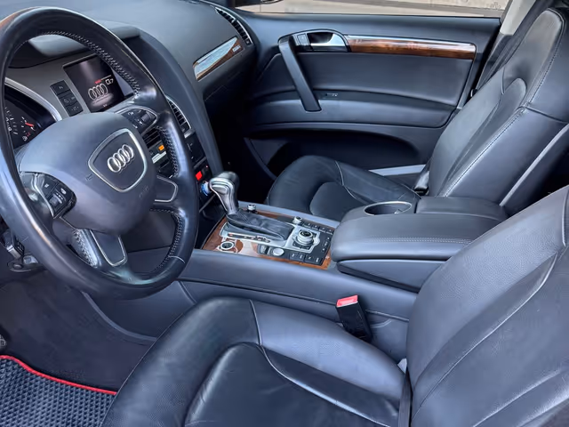 Audi Q7 - фото 3
