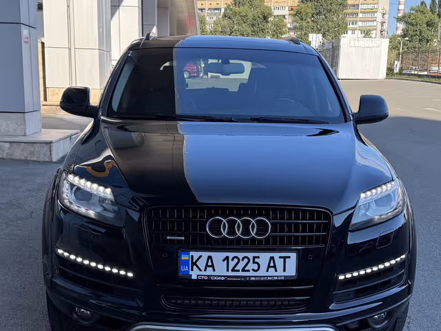 Audi Q7 - фото 2
