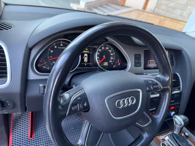 Audi Q7 - фото 5