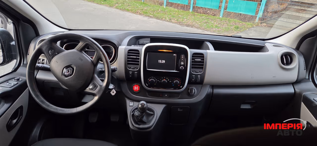 Renault Trafic - фото 14