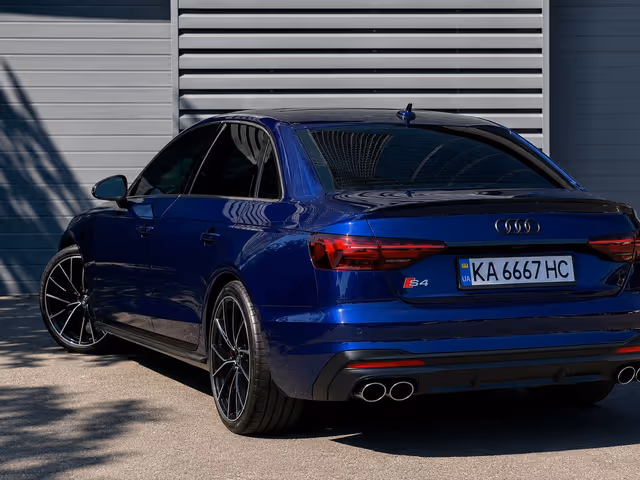Audi S4 - зображення 2