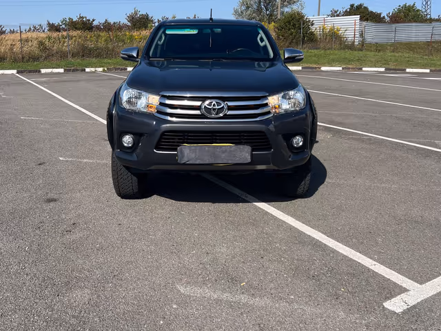 Toyota Hilux - фото 2