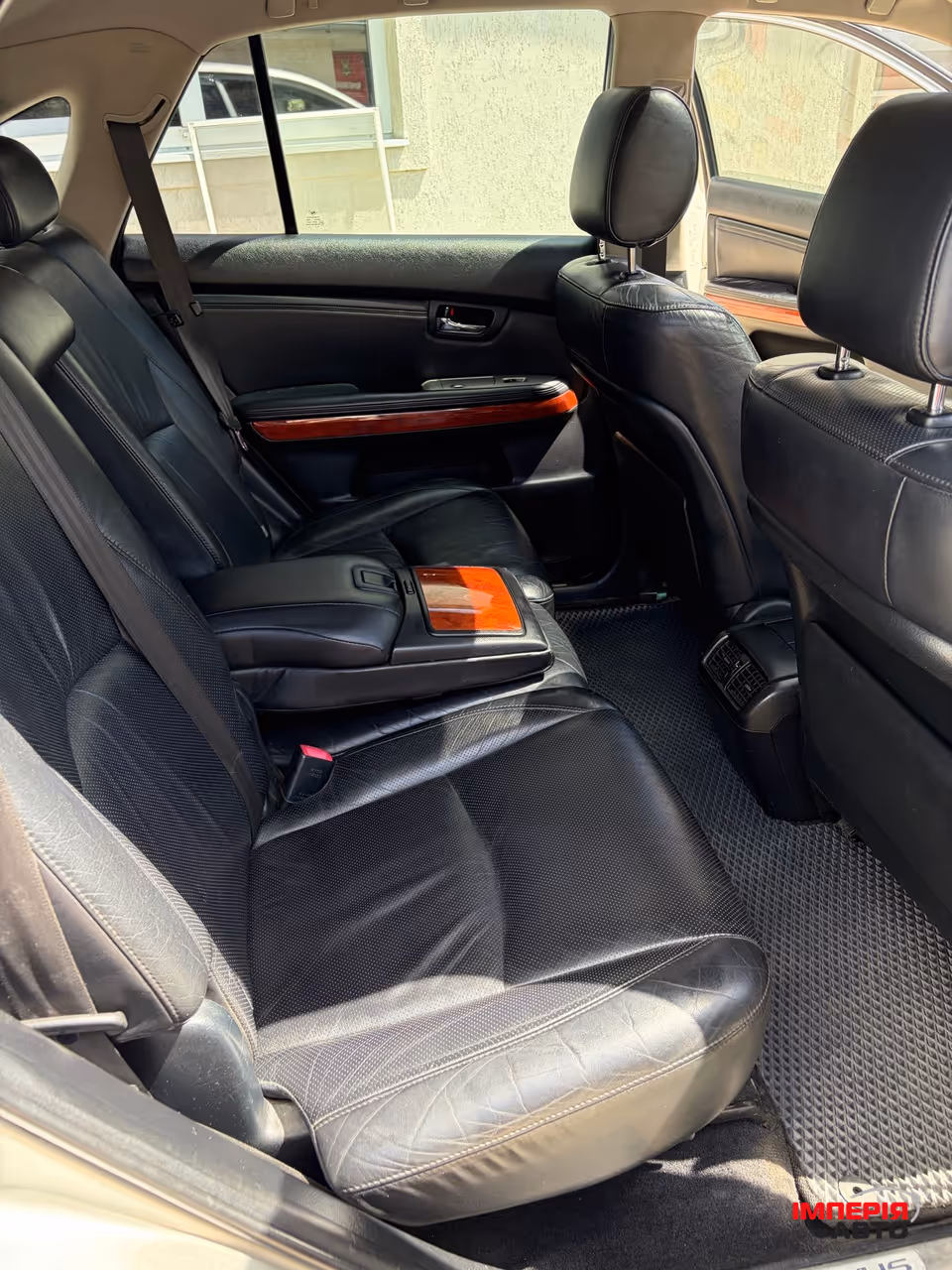 Lexus RX - фото 4