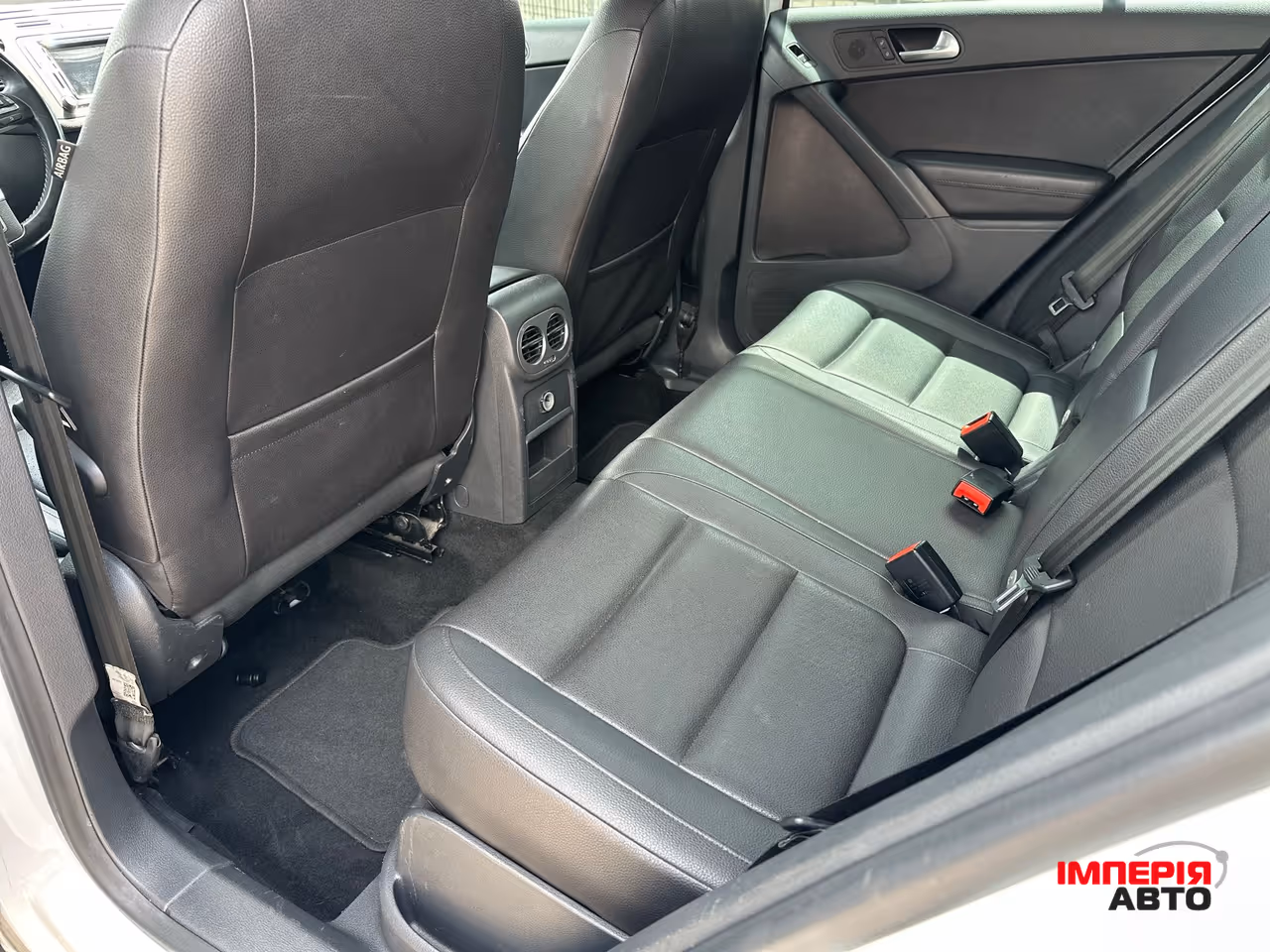 Volkswagen Tiguan - фото 9