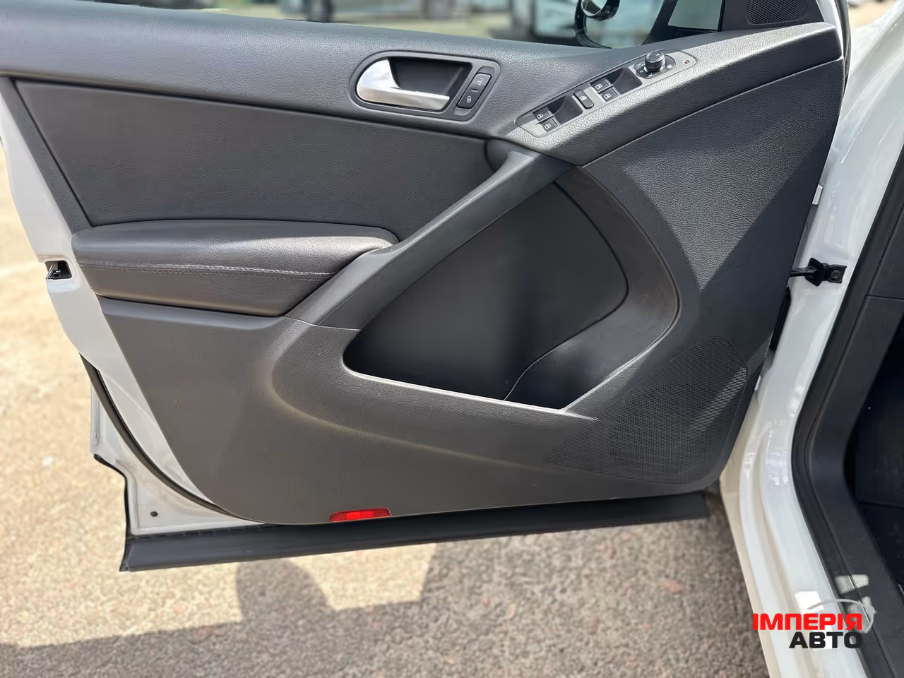 Volkswagen Tiguan - фото 8