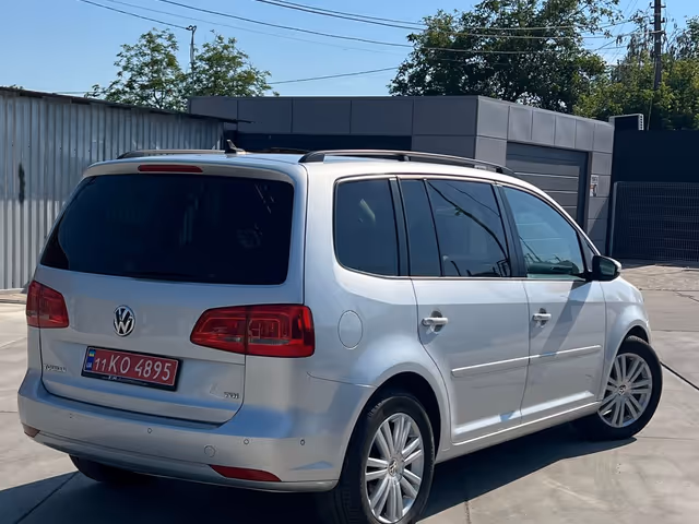 Volkswagen Touran - фото 3