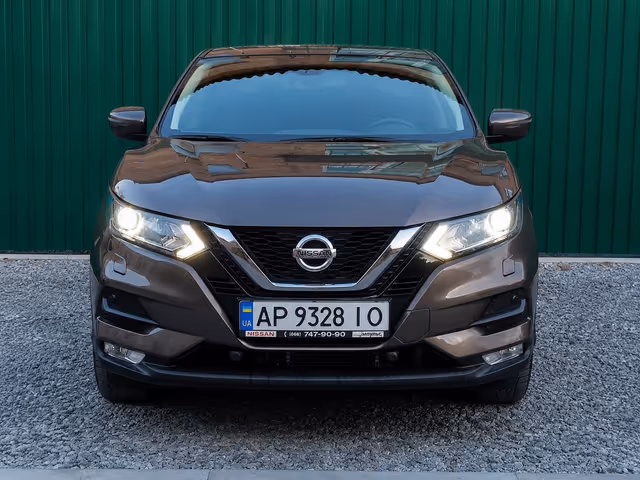Nissan Qashqai - фото 1