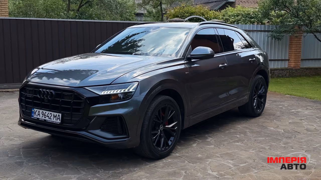 Audi Q8 - фото 1
