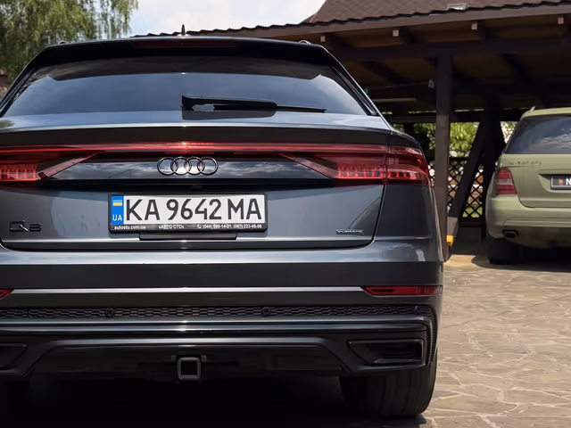 Audi Q8 - фото 5