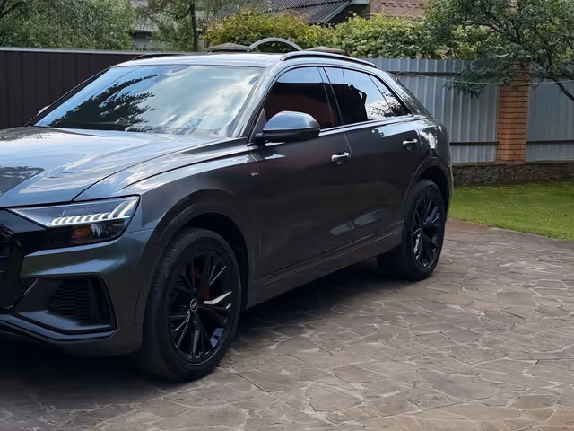 Audi Q8 - фото 1