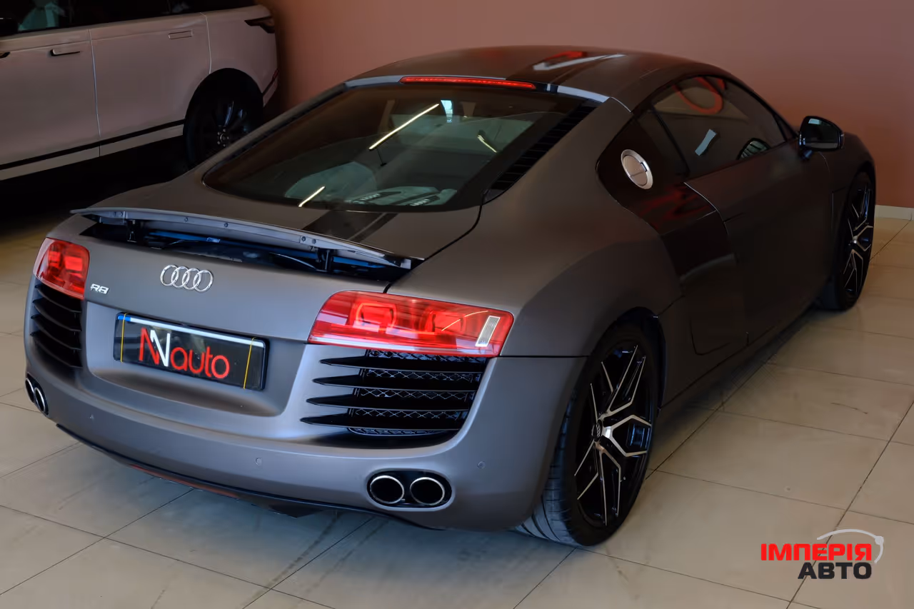 Audi R8 - фото 5