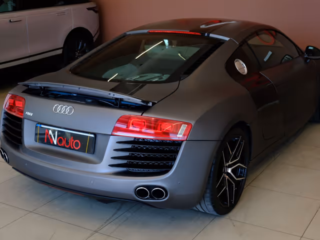 Audi R8 - фото 5