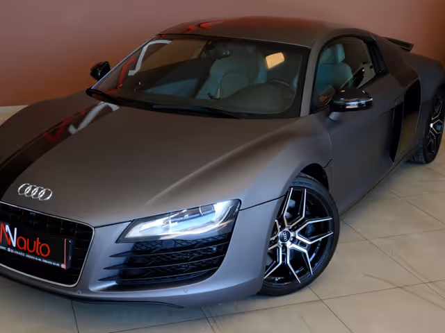 Audi R8 - фото 2