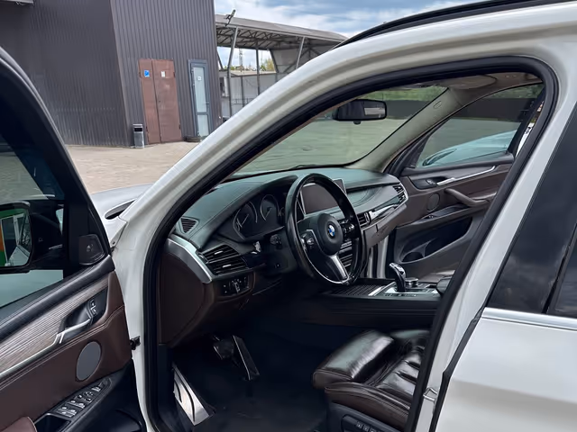 BMW X5 - фото 5