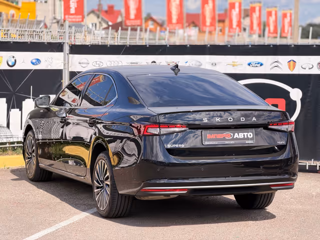 Skoda Superb - фото 4