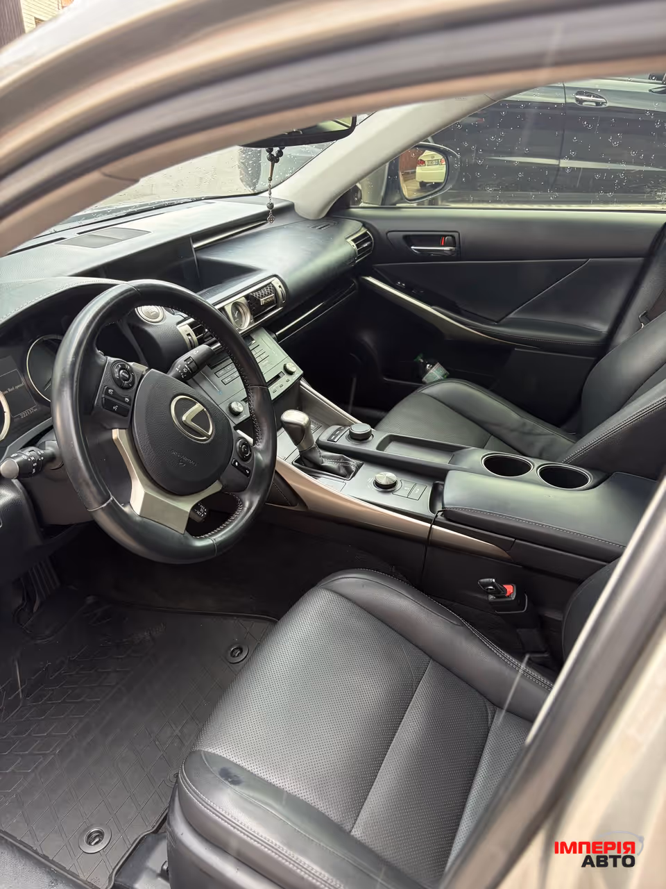 Lexus IS - фото 9