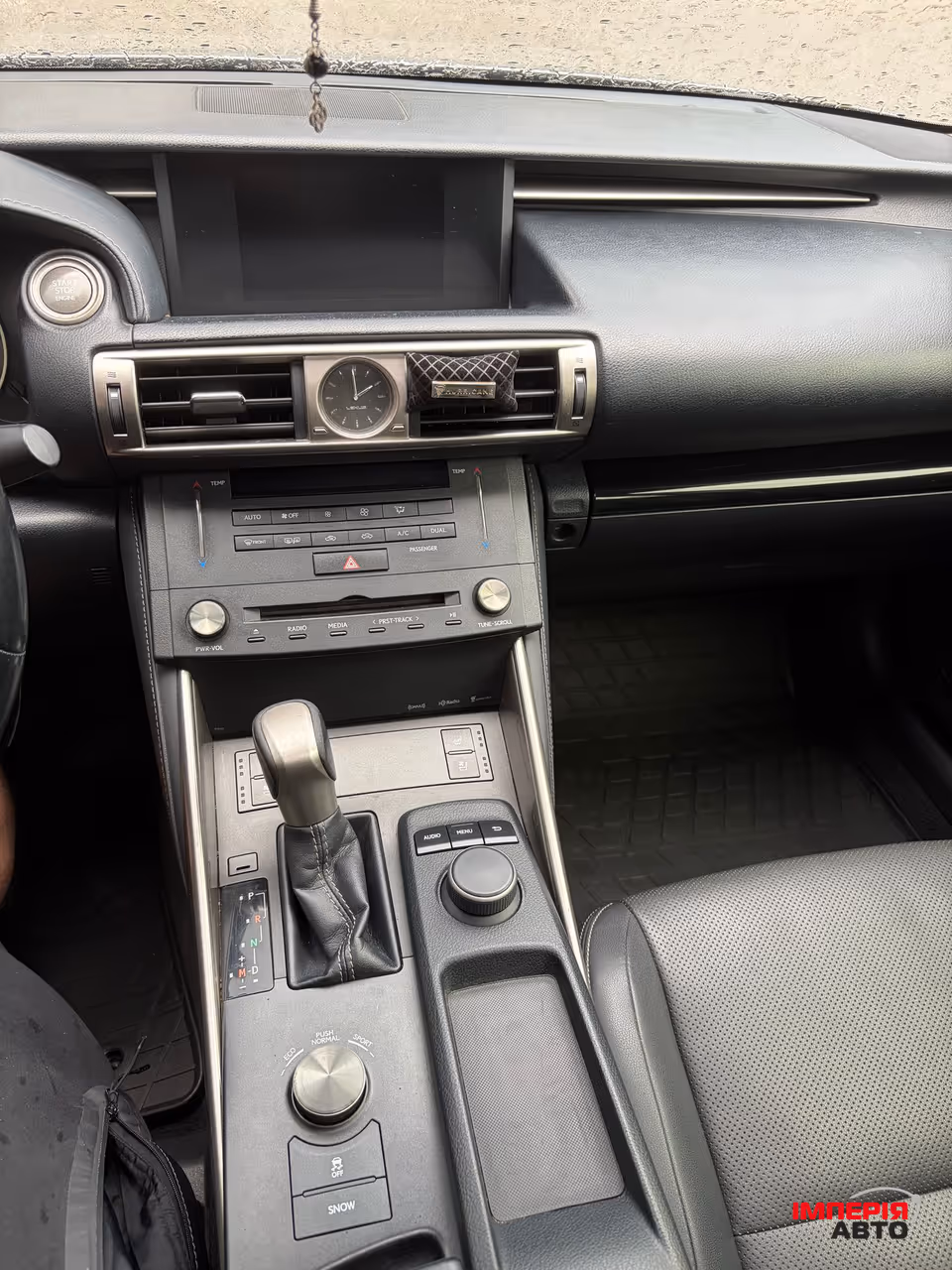Lexus IS - фото 16