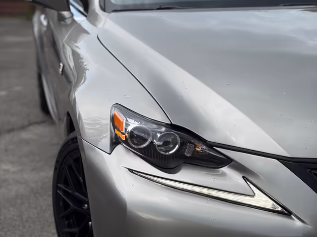 Lexus IS - фото 5