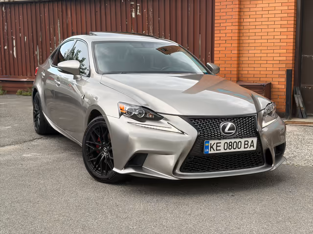 Lexus IS - фото 2