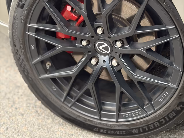 Lexus IS - фото 4