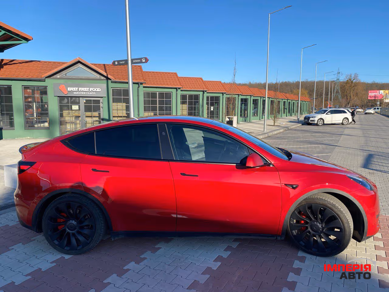 Tesla Model Y - фото 3