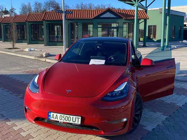 Tesla Model Y - фото 2