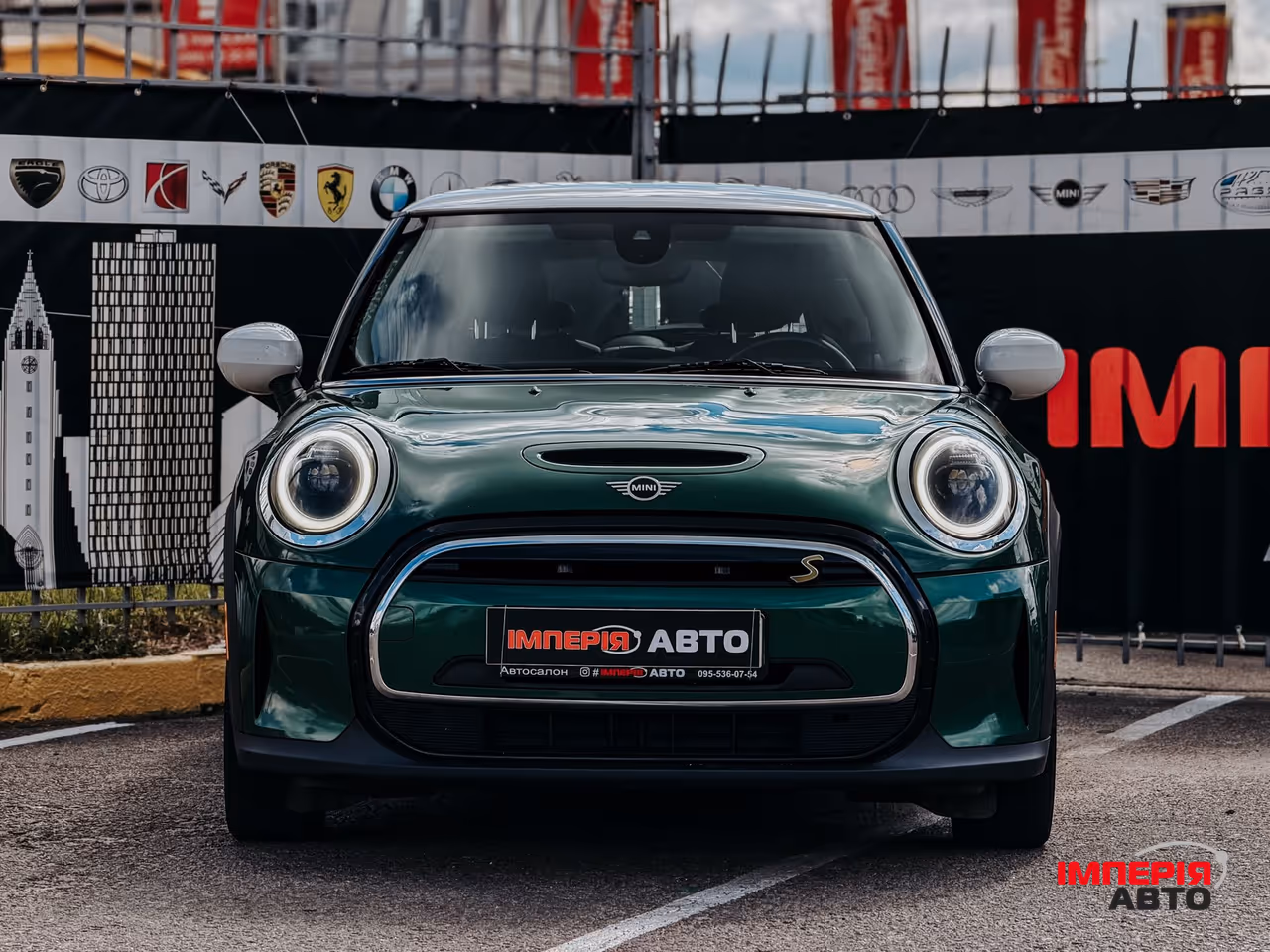 Mini Hatch - фото 1
