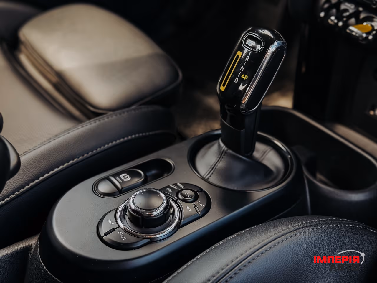 Mini Hatch - фото 8