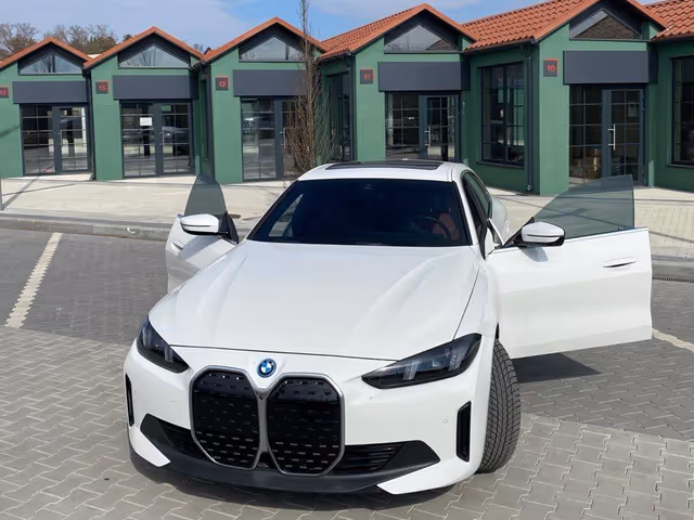 BMW i4 - фото 3