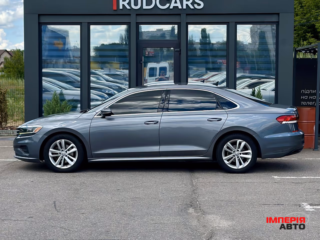 Volkswagen Passat - фото 3