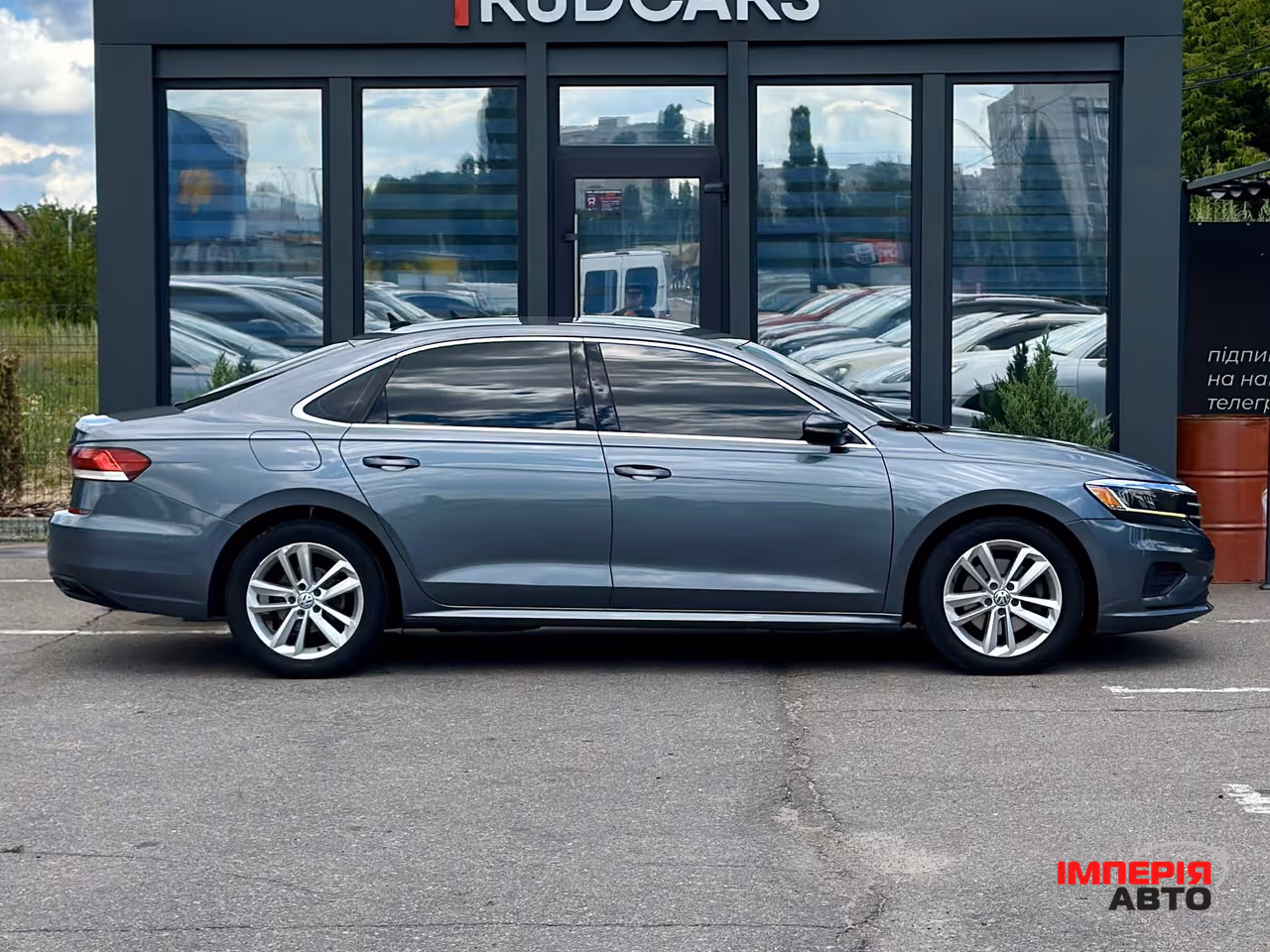 Volkswagen Passat - фото 6