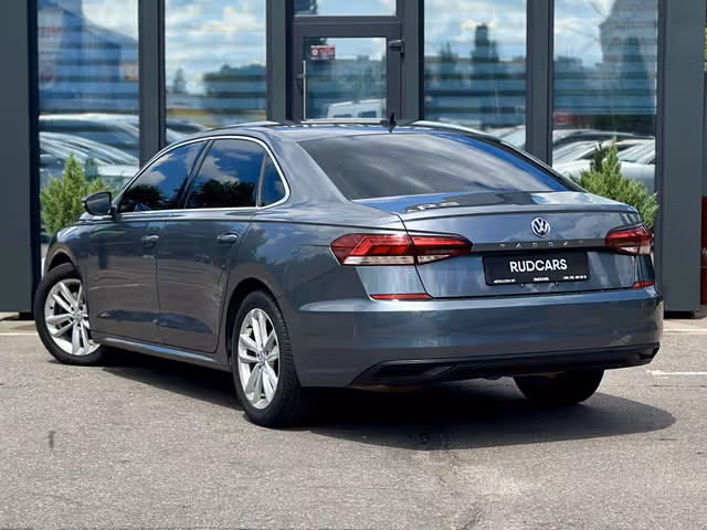 Volkswagen Passat - фото 4