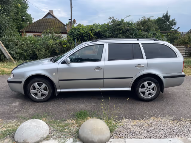 Skoda Octavia - фото 4