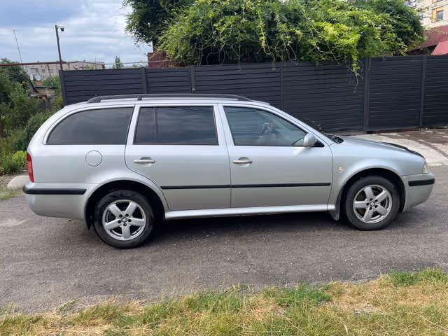 Skoda Octavia - фото 5