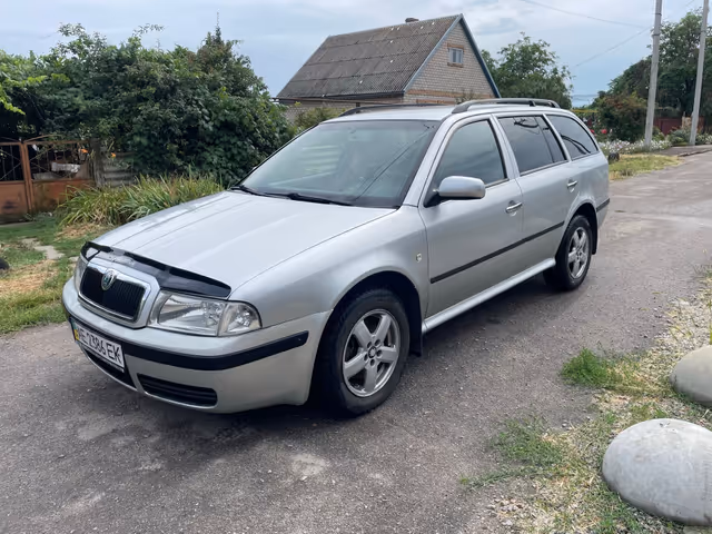 Skoda Octavia - фото 1