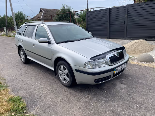 Skoda Octavia - фото 2