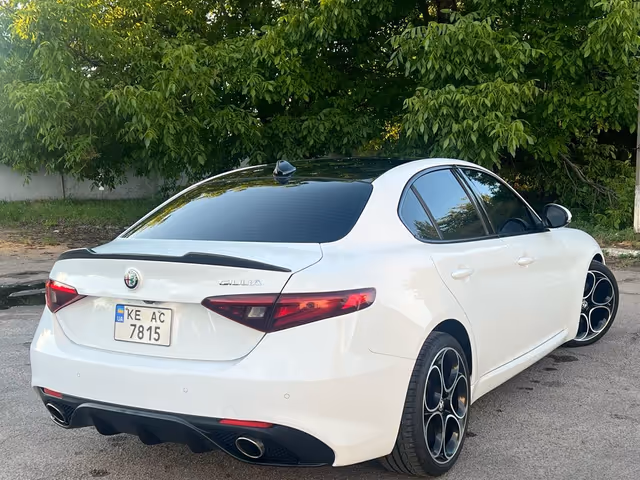 Alfa Romeo Giulia - фото 4