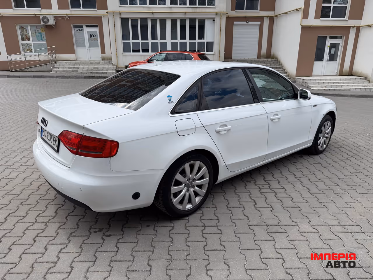 Audi A4 - фото 7