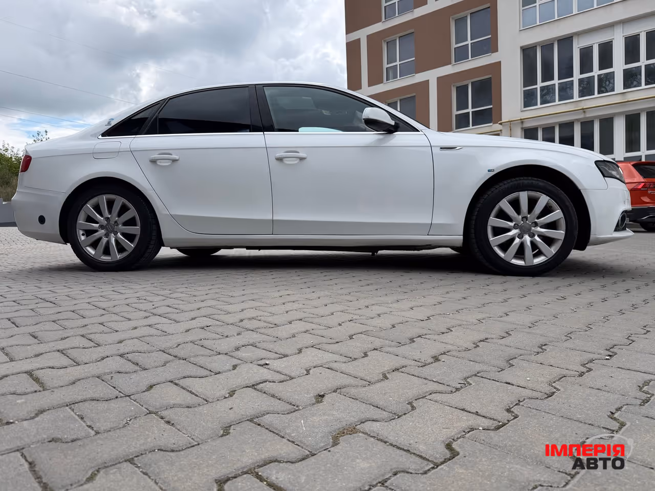Audi A4 - фото 4