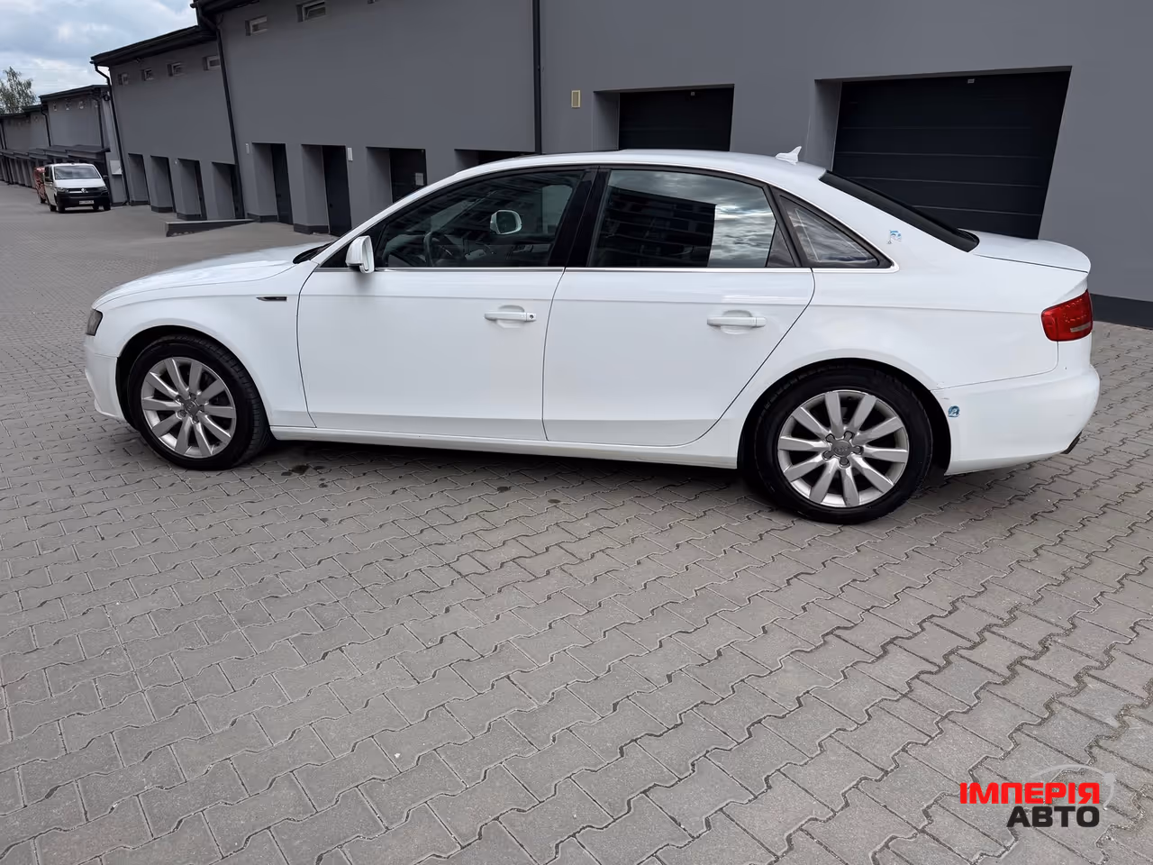 Audi A4 - фото 5