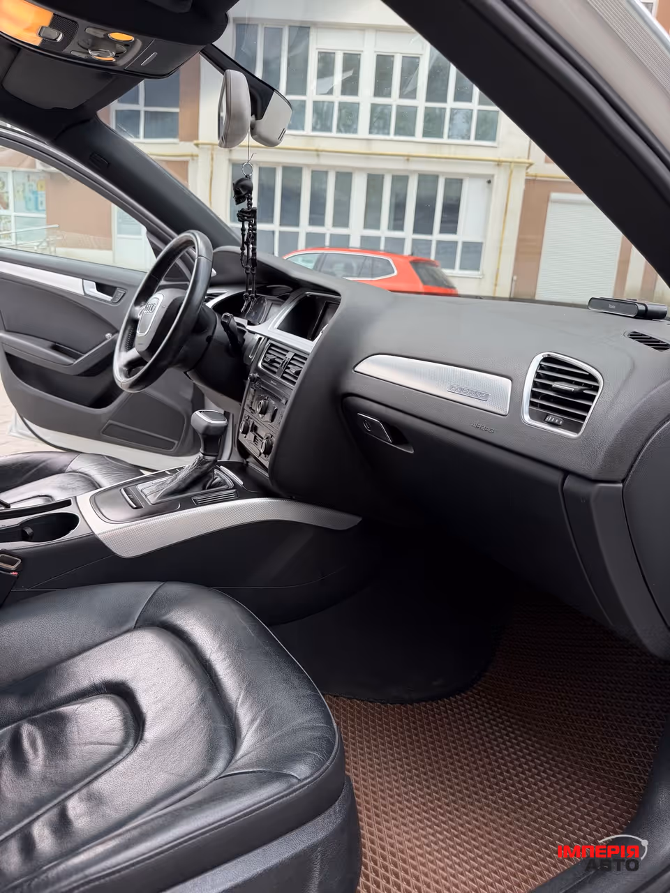 Audi A4 - фото 15